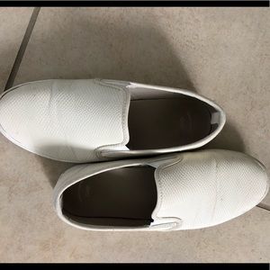 Gap slide on shoes